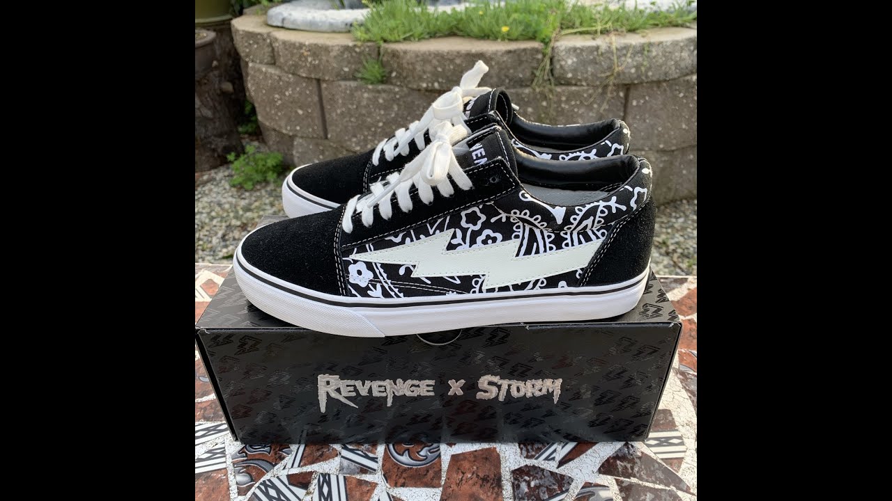 black revenge vans