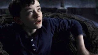 謎の怪物の姿がチラリ!のダークファンタジー／映画『怪物はささやく』予告編