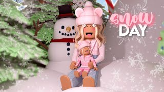 Baby's FIRST Snow Day! | Roblox Bloxburg Roleplay