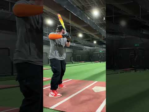 First swing with the unreleased 2024 Easton “Hype Fire” USSSA -5… 😳