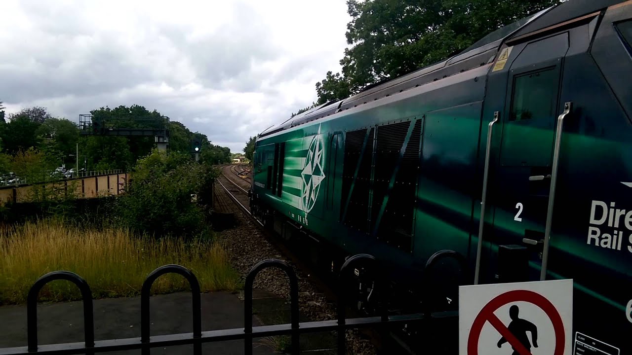 68009 Titan Leaving Dorridge
