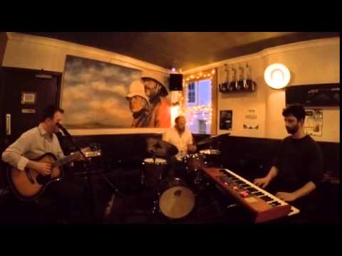 jazz-machine-trio-live-at-the-freemasons-tablet-video-002