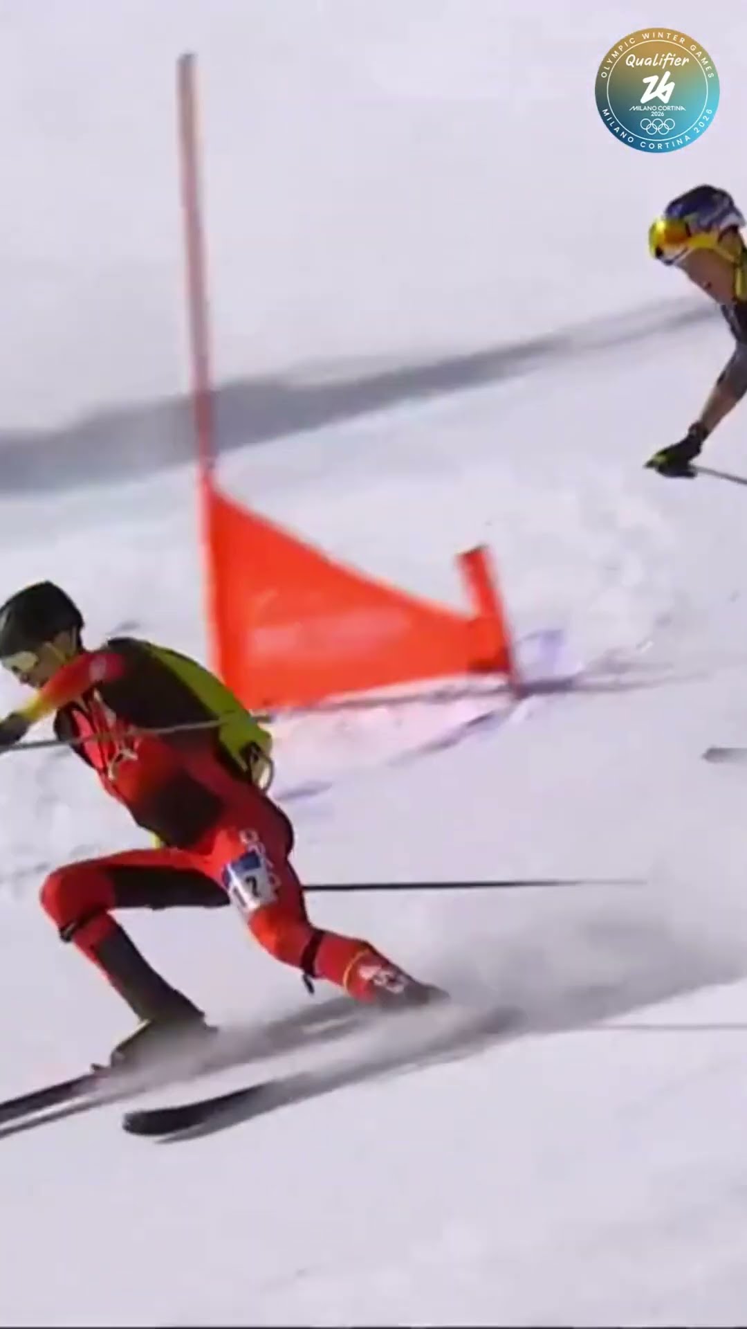This is what a skimo overtake in the final seconds looks like! ⛷️?