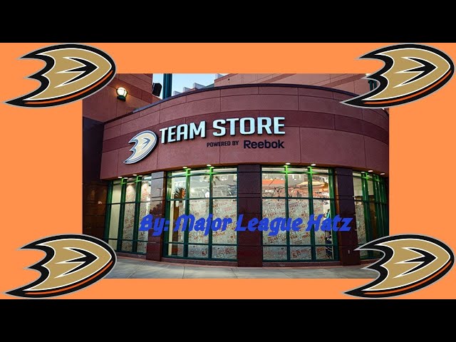 Anaheim Ducks Team Store Review! Crowded as He!!!!! 