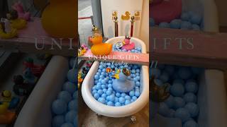 The cutest souvenirs you can bring from London 🎁🇬🇧💂🏻♀️ | Londoner #londoner #shortsvideo