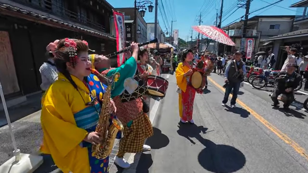 もてぎ昭和の日、第２もてぎ昭和館グランドオープン!! ちんどん屋さん参上　クラシックカー＆バイク展示 2025 04 29