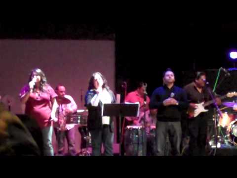 Roca Band Cantando Para Un Concierto Para Haiti, I...