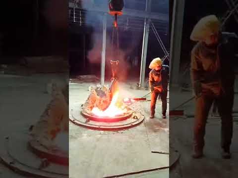 The process of melting steel！Excellent casting factory！