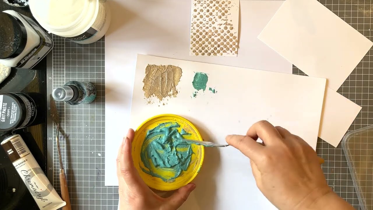 Make your own sandygritty texture paste inspired by Tim Holtz's grit