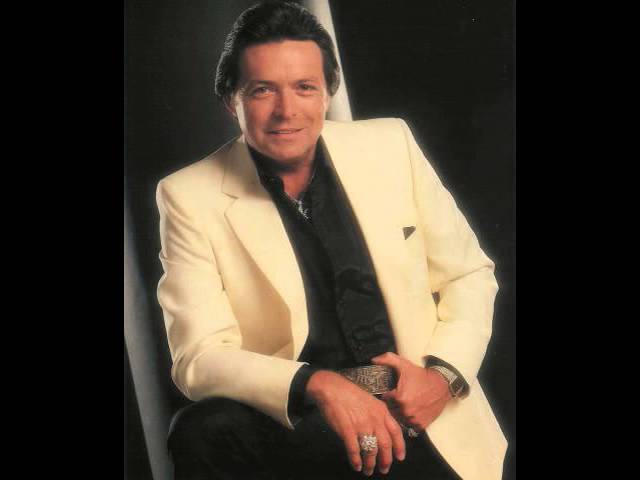 Mickey Gilley - Here Comes the Hurt Again