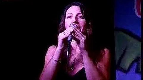 Joy Bellis - Sugar - Live in Paris at Le Baiser Sal