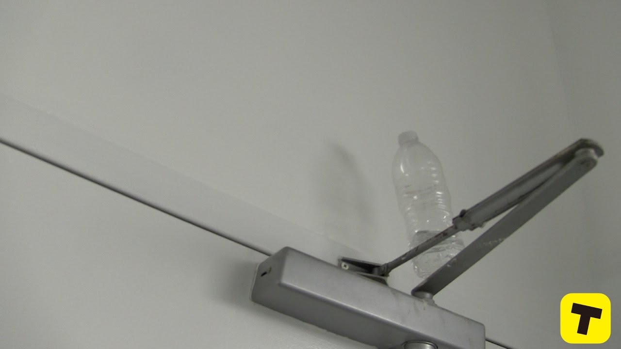 33 Water Bottle Flips - TopBuzz