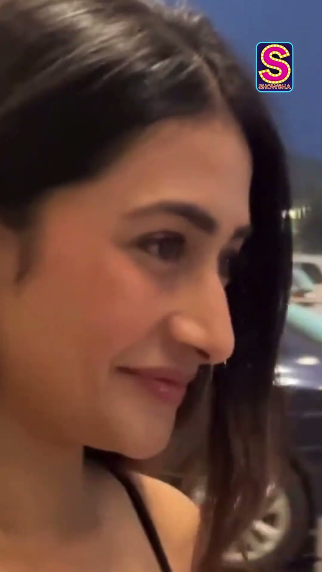 Dhanashree Verma Spotted At Mumbai Airport, Papped As She Rushes To Catch A Flight! | N18S