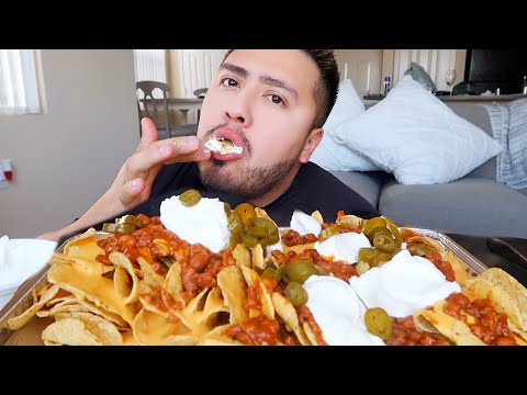 Chili Cheese Nachos MUKBANG