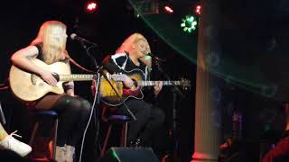 Katie Coleman - Catching feelings (acoustic, live at The Water Rats)