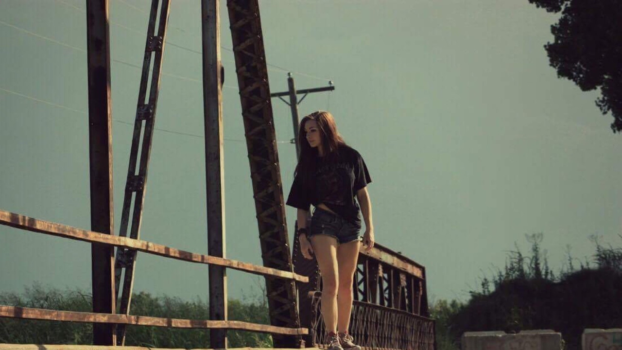 Girl plays IW for a little