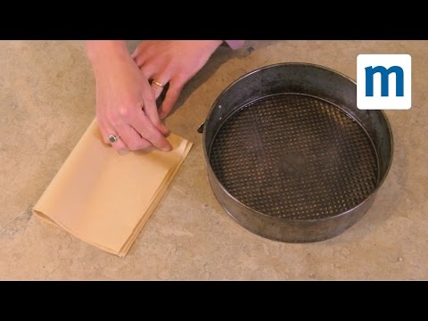 How To Line A Cake Tin In Seconds-11-08-2015