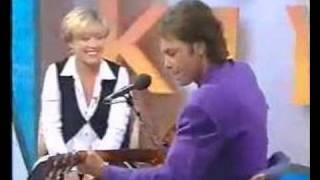 Video thumbnail of "Cliff Richard ( Gee Wizz )"
