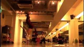 shingo tricks combo　/ hand hop & air chair