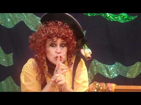 7 For a Secret.with Makaton signs