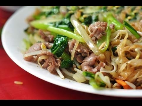 Vietnamské smažené Pho s hovězím masem (phở xào)