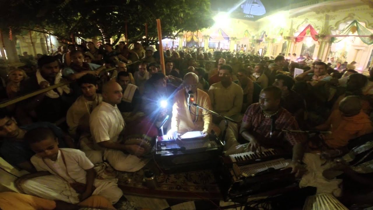 Lokanath Swami Leading Damodarastakam at Iskcon vrindavan