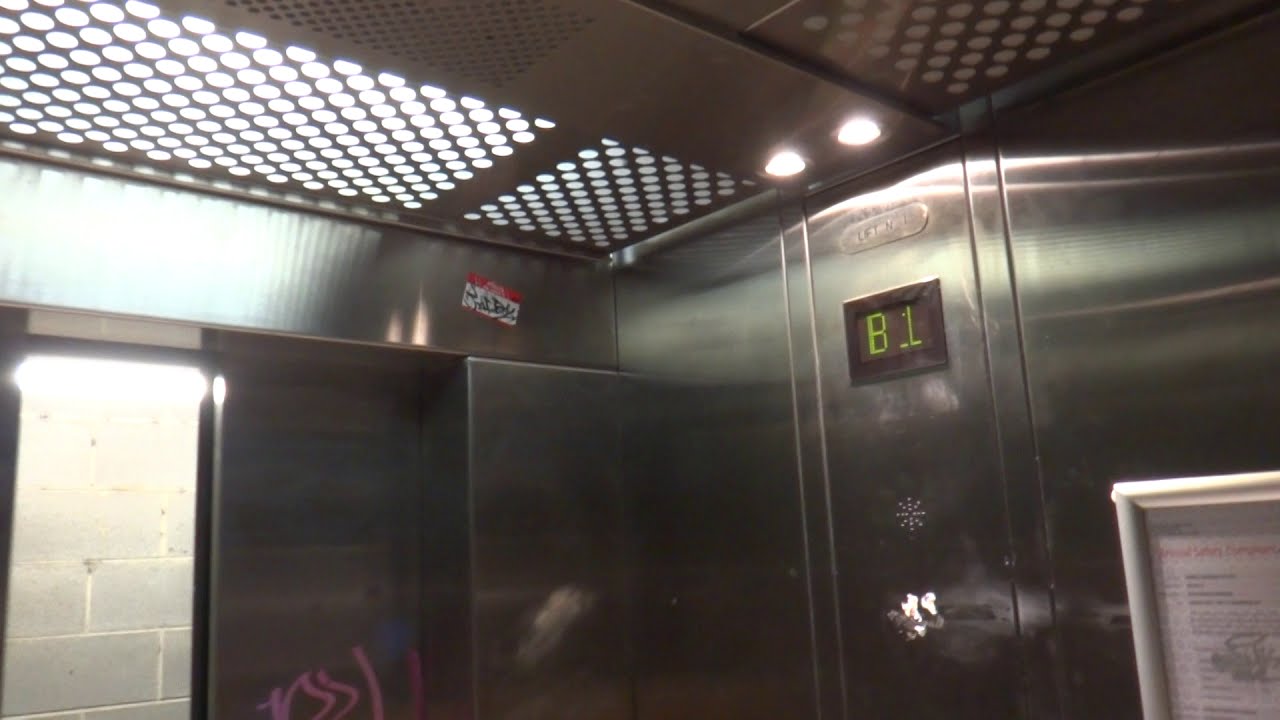 Officeworks Braddon, Canberra SchindlerDEVE 300H Hydraulic Elevator