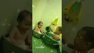 Adik Kakak Lagi Mandi short baby dirumahaja seru mandi