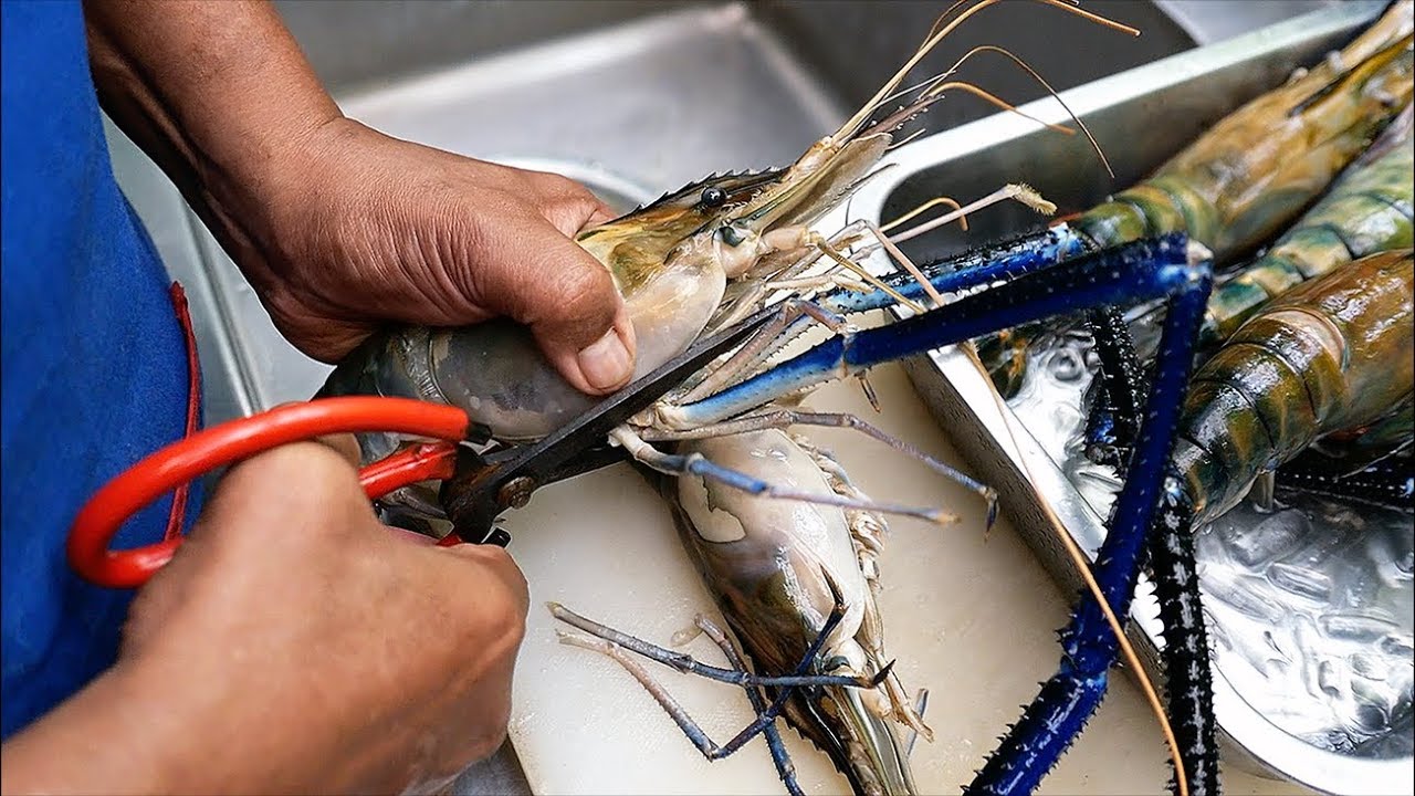 Thai Food GIANT SHRIMP Spicy Seafood Stew Aoywaan Bangkok Thailand