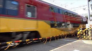 気温40℃を突破した枚方を走る京阪電車