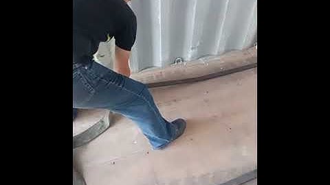 How to unloading goods pallet from container