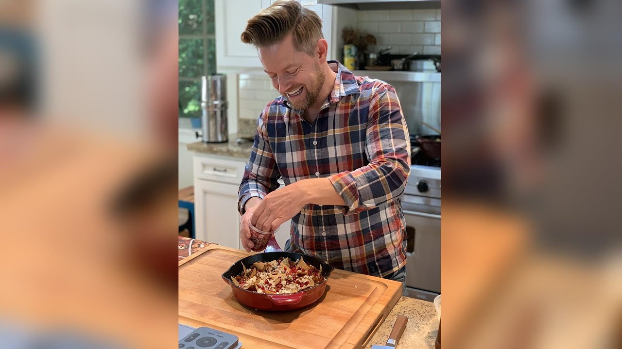 How To Make Tortilla Chip Stuffing | Thanksgiving Recipes | Richard Blais | Rachael Ray Show