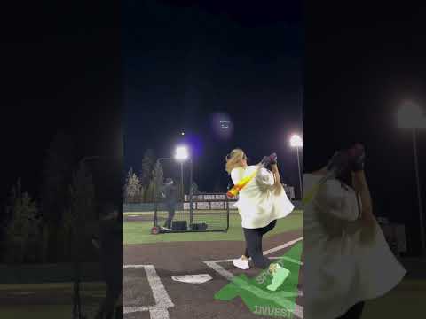 Blonde Power Hit – Perfect Baseball Swing in Action #sportinvest #womeninsports #beautifulgirl