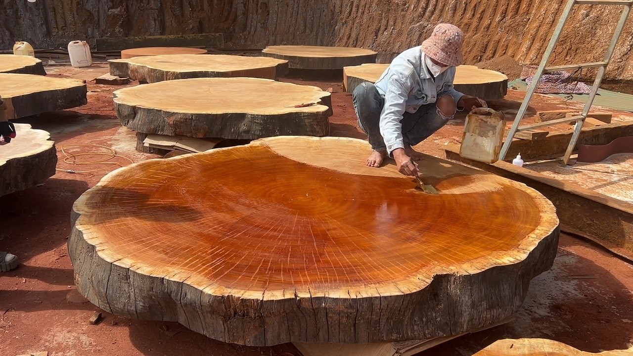Giant Tree Trunks TURN INTO Stunning Coffee Tables!