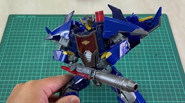 Transformers Legacy Evolution Leader Class Prime Universe Dreadwing (Robot Mode to Jet Mode)