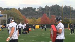 Pittsburgh steelers quarterbacks ben roethlisberger, landry jones and
tyler murphy practice on thursday, oct. 22, 2015, ahead of their game
against the kansas city chiefs., ...