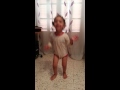  طفلة تناجي الوالي اعطيني سكنة لنهبط سروالي هههه