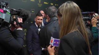 messi mira a sofi martinez balon de oro