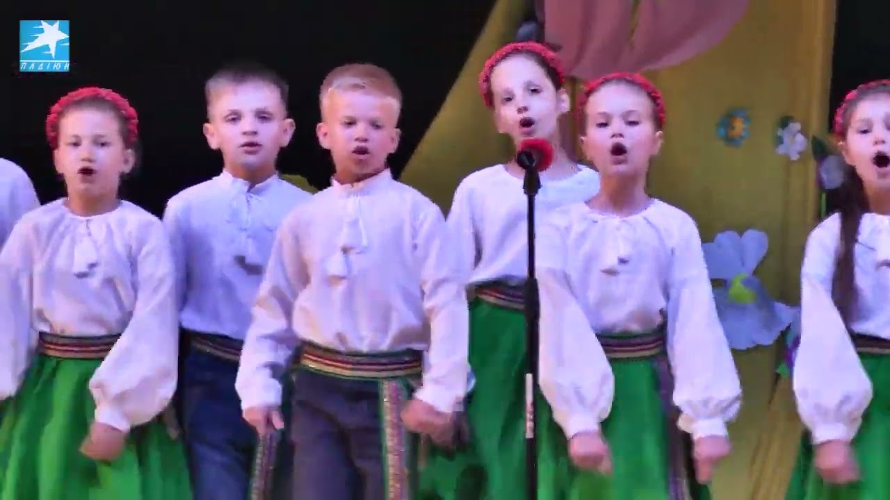 Вокальний ансамбль  Камертон    В'язанка українських народних пісень, керівниця Тетяна Лещо