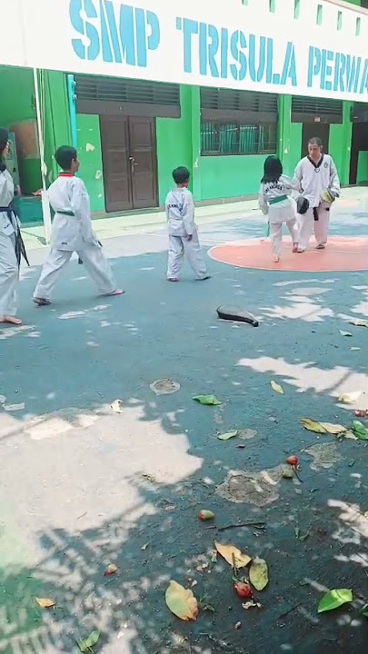 Ya Allah Lindungilah anak-anak kami dimanapun dia berada.Aaamiiin🤲🏻#shorts
