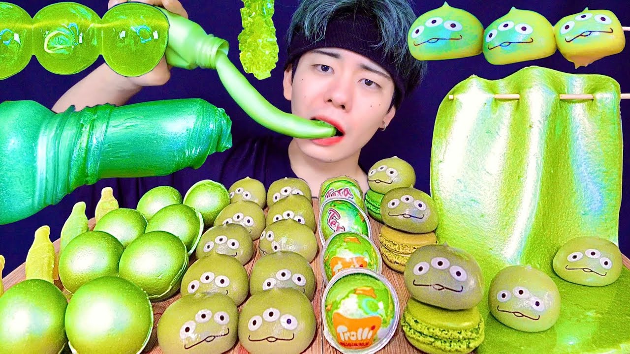 ディズニー 動画のデータが消えたのでリトルグリーンメンと緑のお菓子を爆食いしたら散財した Youtube