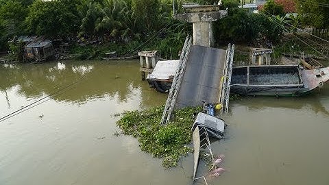 Vụ sập cầu Tân Nghĩa: Cần cẩu đổ khi cẩu xe tải