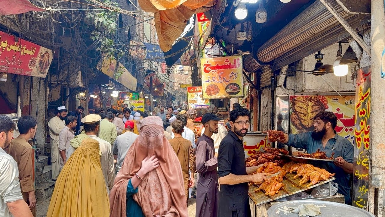 Exploring Lahore Streets,  🇵🇰 PAKISTAN | Walking Tour 4K UHD.