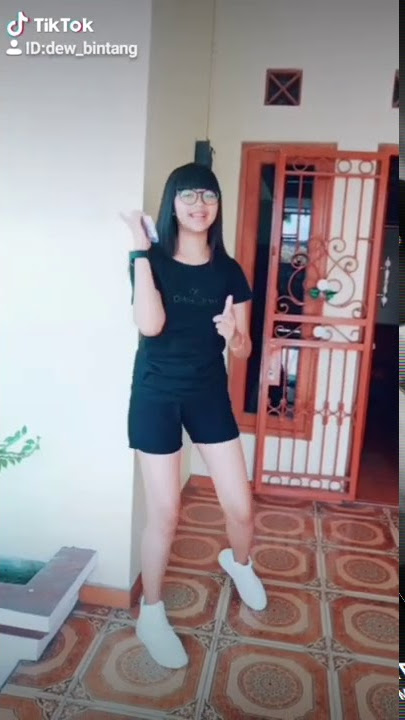 Viral goyang lemes tik tok