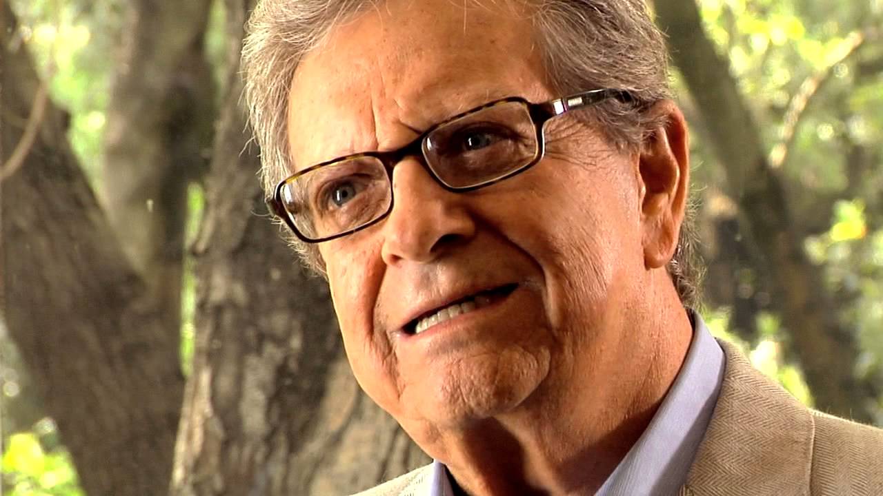 Guillermo Ochoa contra el cáncer de próstata - YouTube