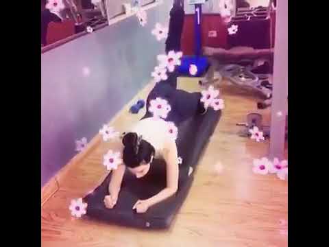 جيني اسبر تستعرض رشاقتها 