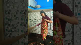 Desi maa things 😂 #shortvideo #comedy #funny #mom #shorts #youtubeshorts