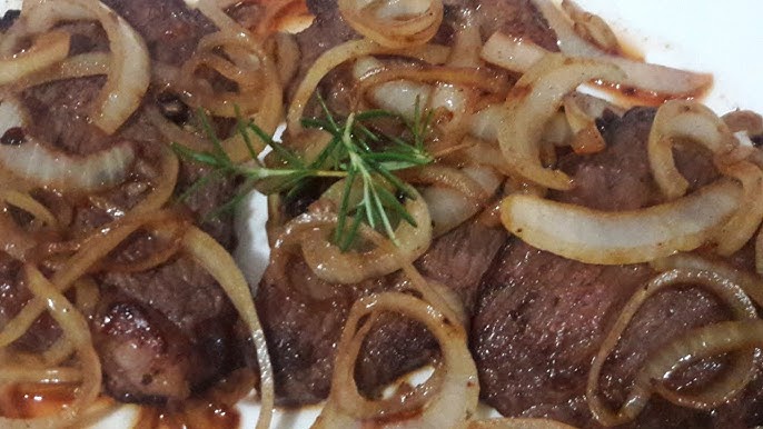 Receitas de Pobre  Bife de fígado acebolado.