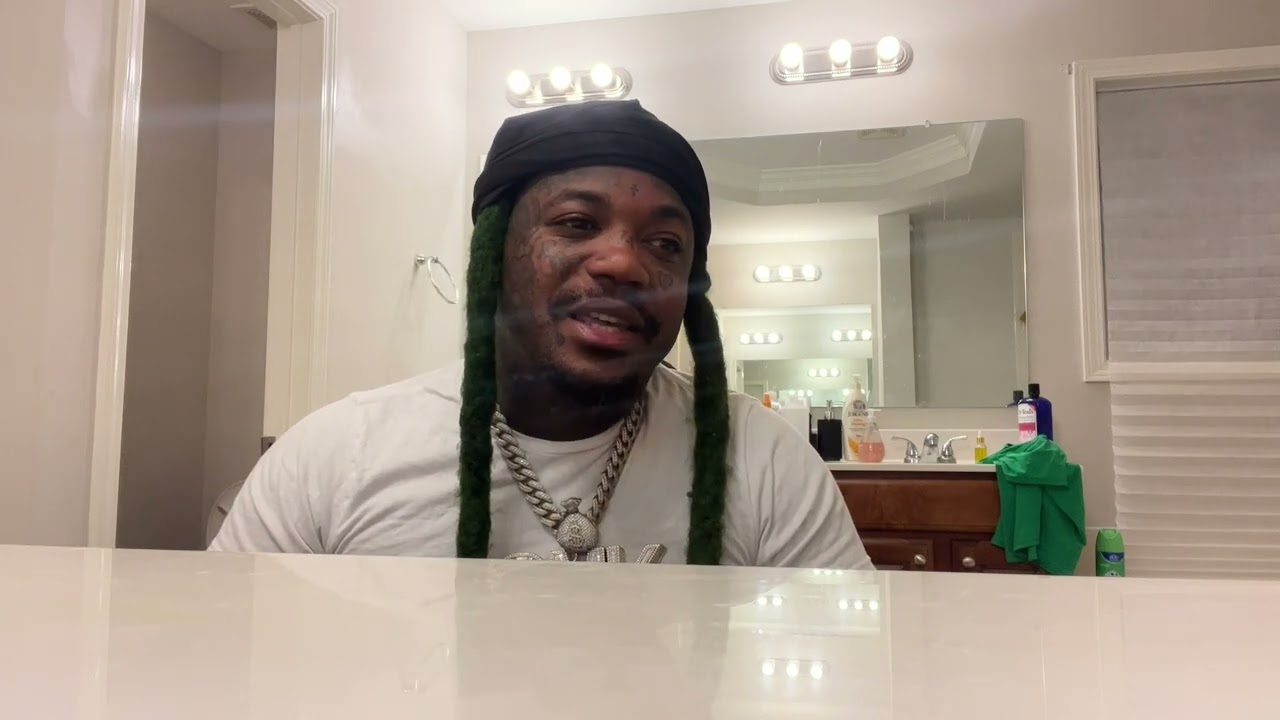 Реджи Бэйби ** Рассказывает историю о том, как он увидел Кинг Вона и чуть не попался в неприятную...