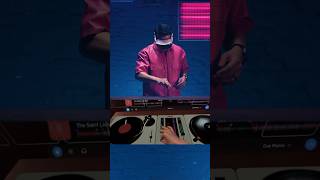A live mix with no DJ gear in sight! @laidbackluke 👁️👐👁️ #algoriddim #djay #djaypro #visionpro